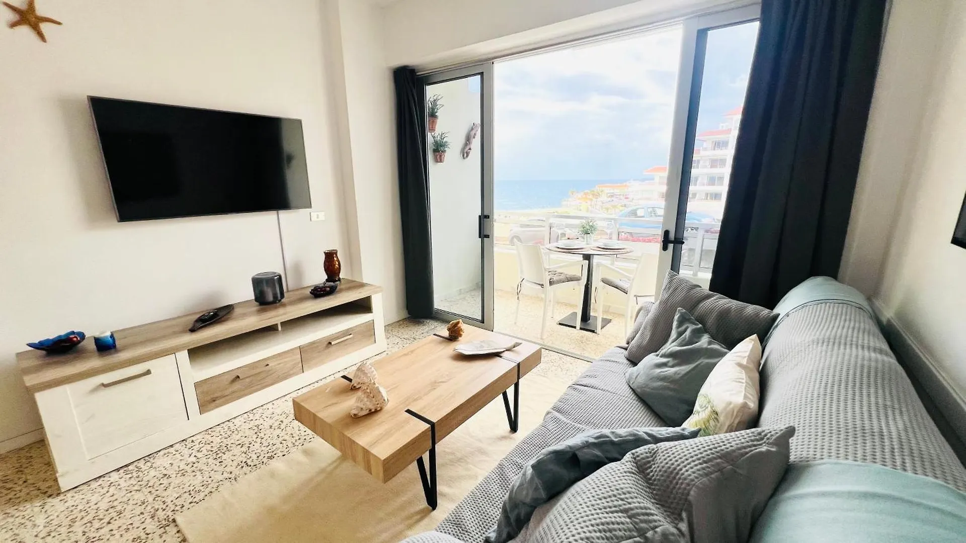 Apartamentos Arenas Negras Puerto Santiago Puerto de Santiago  Spain